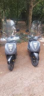 2 Sym mio classe A, Fietsen en Brommers, Klasse A (25 km/u), 49 cc, Zo goed als nieuw, Benzine