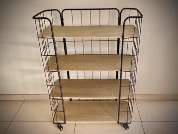 Trolleyrek, 4 leggers, wieltjes. Industrial 👨🏼‍🍳🪴🫖 beschikbaar voor biedingen