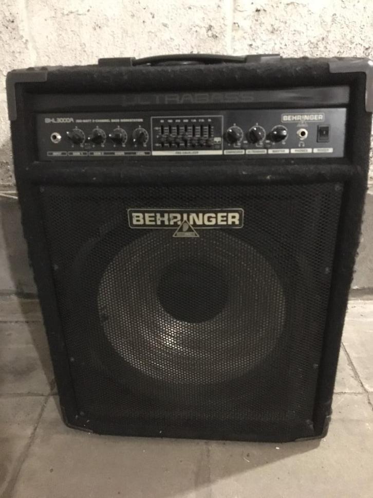 Behringer Ultrabass BXL3000A, Muziek en Instrumenten, Snaarinstrumenten | Gitaren | Bas, Zo goed als nieuw, Elektrisch, Ophalen