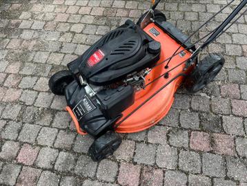 Grasmaaier met Honda motor beschikbaar voor biedingen
