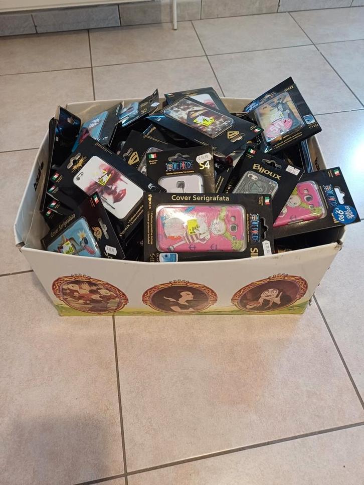 Lots de +ou- 200 coques et pochettes smartphone, gsm., Hobby & Loisirs créatifs, Jeux de cartes à collectionner | Magic the Gathering