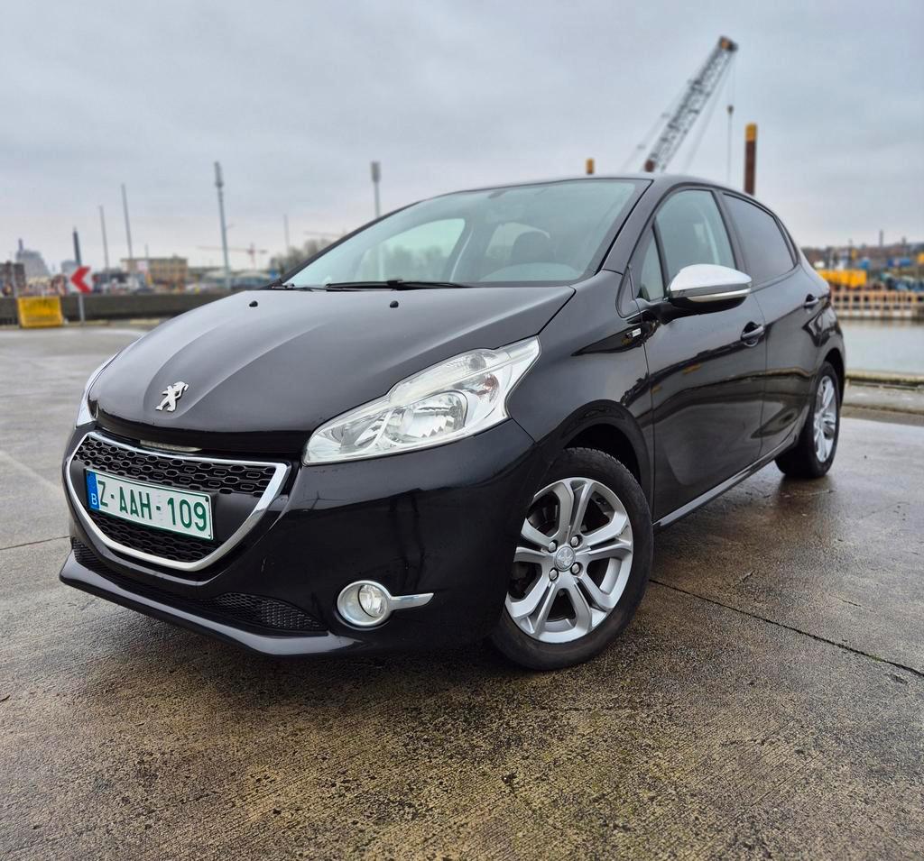 Peugeot 208/1.2 Benzine/126.000km/Airco/Navi/Gekeurd VVK