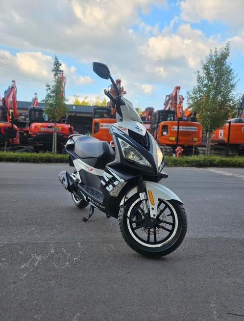 Peugeot Speedfight 3 50cc klasse A 4 takt 2013 - 11.981km, Fietsen en Brommers, Scooters | Peugeot, Gebruikt, Speedfight, Klasse A (25 km/u)