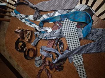 9 vintage dassen en 5 riemen  beschikbaar voor biedingen