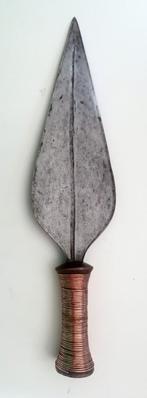 Couteau africain ancien — — RD Congo, Antiquités & Art, Art | Art non-occidental, Envoi