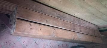 Houten planken beschikbaar voor biedingen