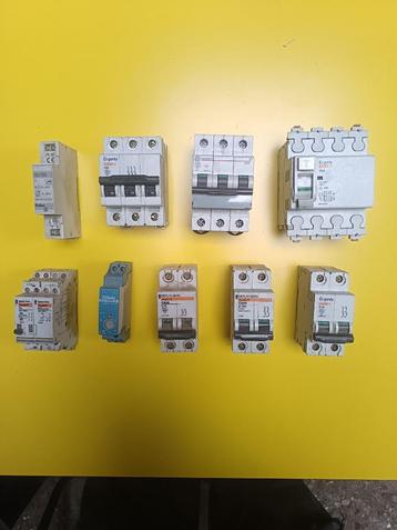 Zekeringen + differentieelschakelaar + dimmers + teleruptor beschikbaar voor biedingen
