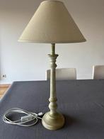 Landelijke houten tafellamp met beige kap., Huis en Inrichting, Ophalen, Zo goed als nieuw