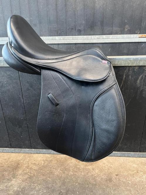 GFS Monarch 17,5 inch Veelzijdigheidszadel, Dieren en Toebehoren, Paarden en Pony's | Zadels, Zo goed als nieuw, Overige soorten