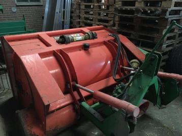 Holoras voermengbak beschikbaar voor biedingen