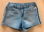 Jeansshort met donkerblauwe/zilveren bies - maat 170, Ophalen of Verzenden, Gebruikt