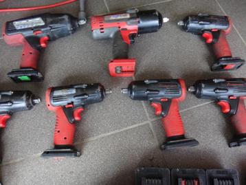 Opklikbare batterijsteunen beschikbaar voor biedingen