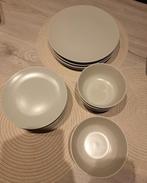 Ikea Servies Beige, Huis en Inrichting, Keuken | Servies, Ophalen, Zo goed als nieuw, Effen, Compleet servies