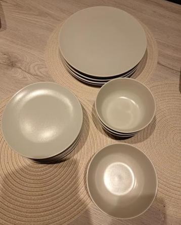Ikea Servies Beige  beschikbaar voor biedingen