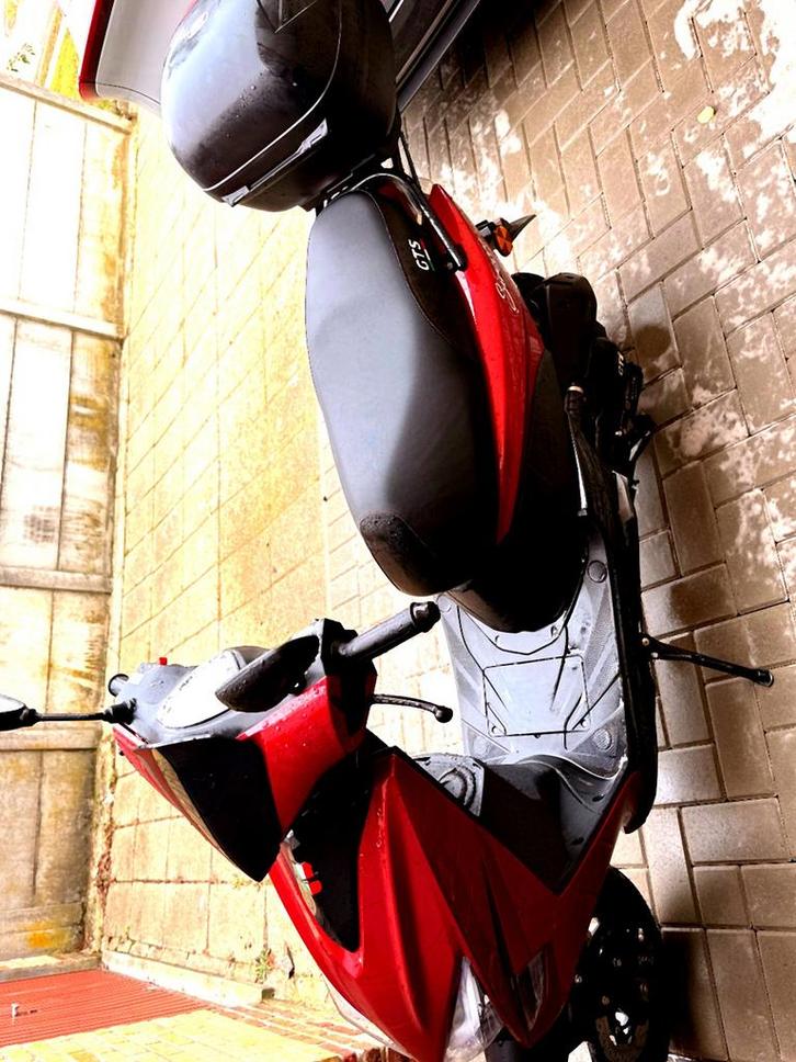 A GTS Sirocco scooter in uitstekende staat, bijna als nieuw., Fietsen en Brommers, Brommeronderdelen | Scooters, Zo goed als nieuw