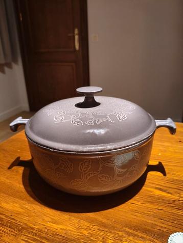 ZELDZAAM! Le Creuset Enzo Mari la mama beschikbaar voor biedingen