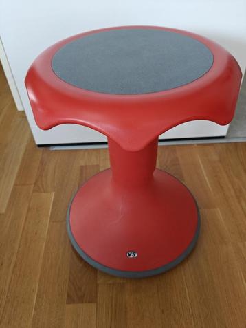 Hokki kruk zithoogte 38-50cm verkeersrood Model 0381 beschikbaar voor biedingen