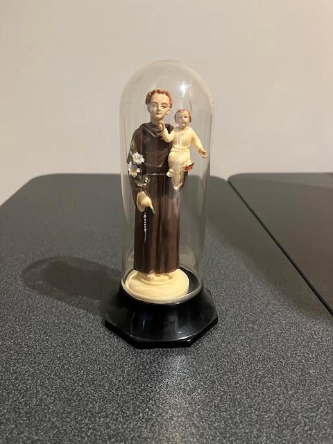 St Antonius in kunststof stolpje, Antiek en Kunst, Antiek | Religieuze voorwerpen, Ophalen of Verzenden