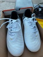 Voetbalschoenen, Sport en Fitness, Voetbal, Ophalen, Zo goed als nieuw, Schoenen