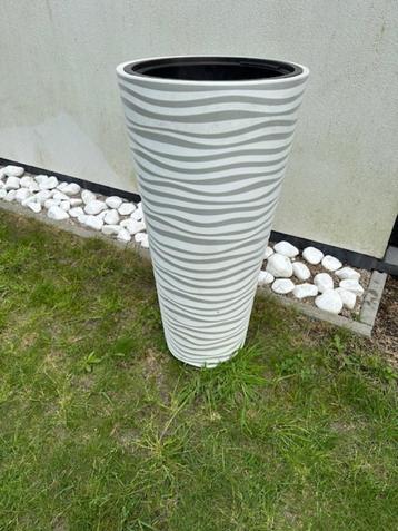 Bloempot beschikbaar voor biedingen