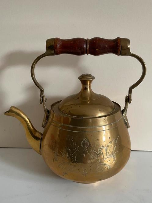 Pot en cuivre avec couvercle et manche en bois, Antiquités & Art, Antiquités | Bronze & Cuivre, Enlèvement ou Envoi