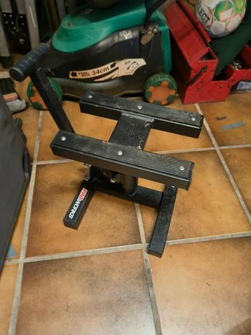 paddockstand Proworks, Motoren, Ophalen, Gebruikt