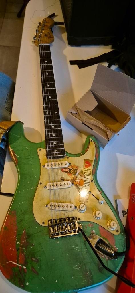Fender Raley relics, Muziek en Instrumenten, Snaarinstrumenten | Gitaren | Elektrisch, Zo goed als nieuw, Fender, Ophalen