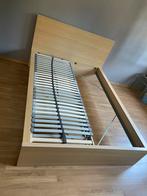 Bedframe + lattenbodem, Ophalen, Bruin, 210 cm, Zo goed als nieuw