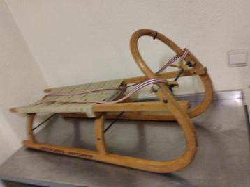 Vintage massief houten slee uit de jaren 60 en 70 beschikbaar voor biedingen