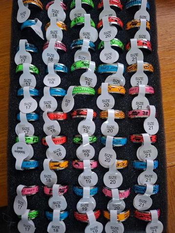 Glow in the dark ringen - 50 stuks beschikbaar voor biedingen