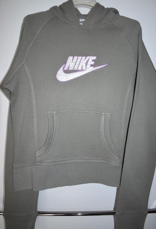 Nike : sport sweater in licht kaki groen, met kap, XL kids, Kinderen en Baby's, Kinderkleding | Maat 158, Zo goed als nieuw, Meisje