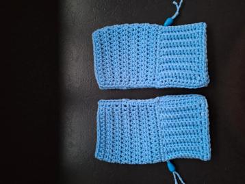 Lichtblauwe vingerloze handschoenen polswarmers beschikbaar voor biedingen