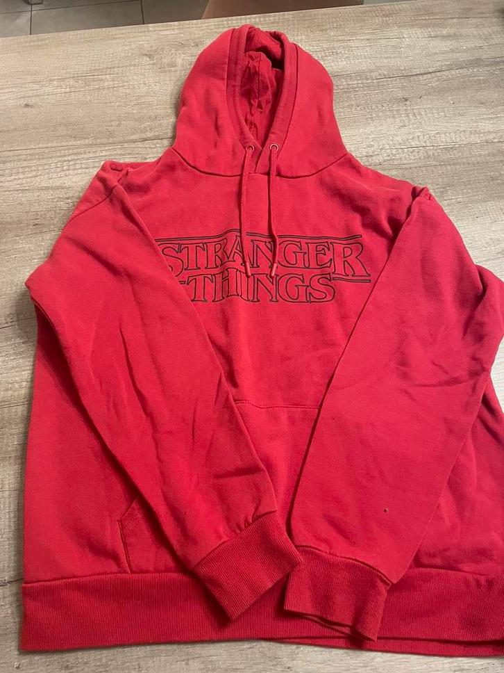 Stranger things hoodie - Maat M, Kleding | Dames, Truien en Vesten, Gedragen, Maat 38/40 (M), Rood, Ophalen of Verzenden