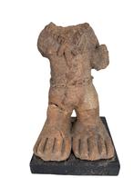 Sculpture en Terre Cuite Africaine Gros Pied Komaland Ghana