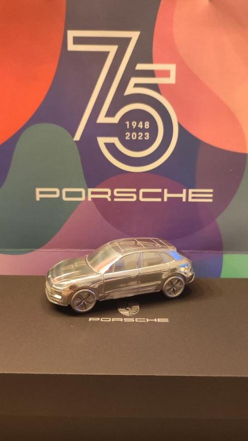 Porsche presse papier métal limited Macan Porsche officiel, Hobby en Vrije tijd, Modelauto's | 1:43, Nieuw, Auto, Ophalen of Verzenden