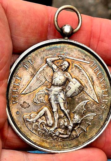 Massief zilveren medaille zilver 19e eeuw brussel beeld beschikbaar voor biedingen