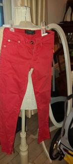 Guess jeansbroek maat 24 . Kleur is licht bordeaurood, Kleding | Dames, Spijkerbroeken en Jeans, Ophalen of Verzenden