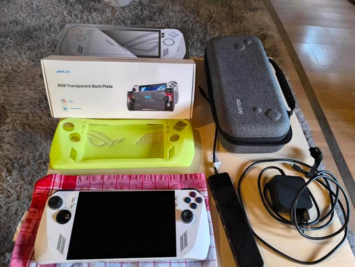 Rog ally z1 extreme 1tb + dock +custum see through backplate, Games en Spelcomputers, Spelcomputers | Overige, Ophalen of Verzenden