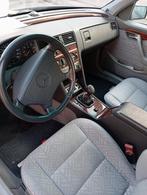 Mercedes 200 diesel voorouder oldtimer, Auto's, Beige, Zwart, 5 deurs, Particulier