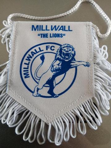 Banier MILLWALL wit 8x11cm  nieuw met Franje beschikbaar voor biedingen