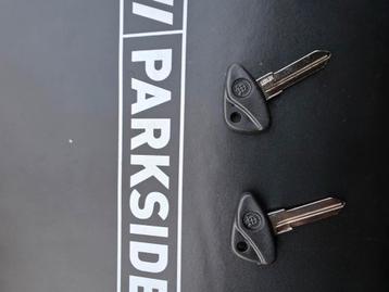 2 lege sleutels voor BMW R1150RT beschikbaar voor biedingen