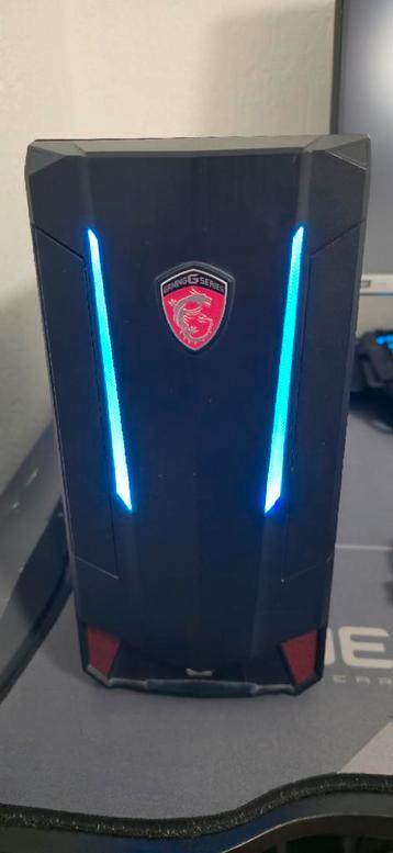 Pc met scherm beschikbaar voor biedingen