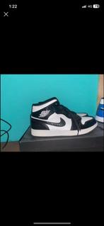 Air jordan 1 mid, Sneakers, Zo goed als nieuw, Nike, Zwart