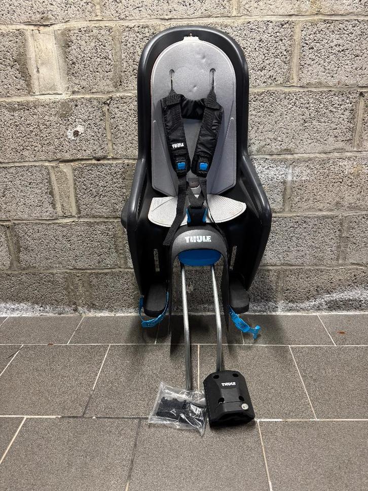 Thule RideAlong fietsstoeltje — Donkergrijs, Fietsen en Brommers, Fietsaccessoires | Fietsstoeltjes, Gebruikt, Achterzitje, 9 t/m 36 kg