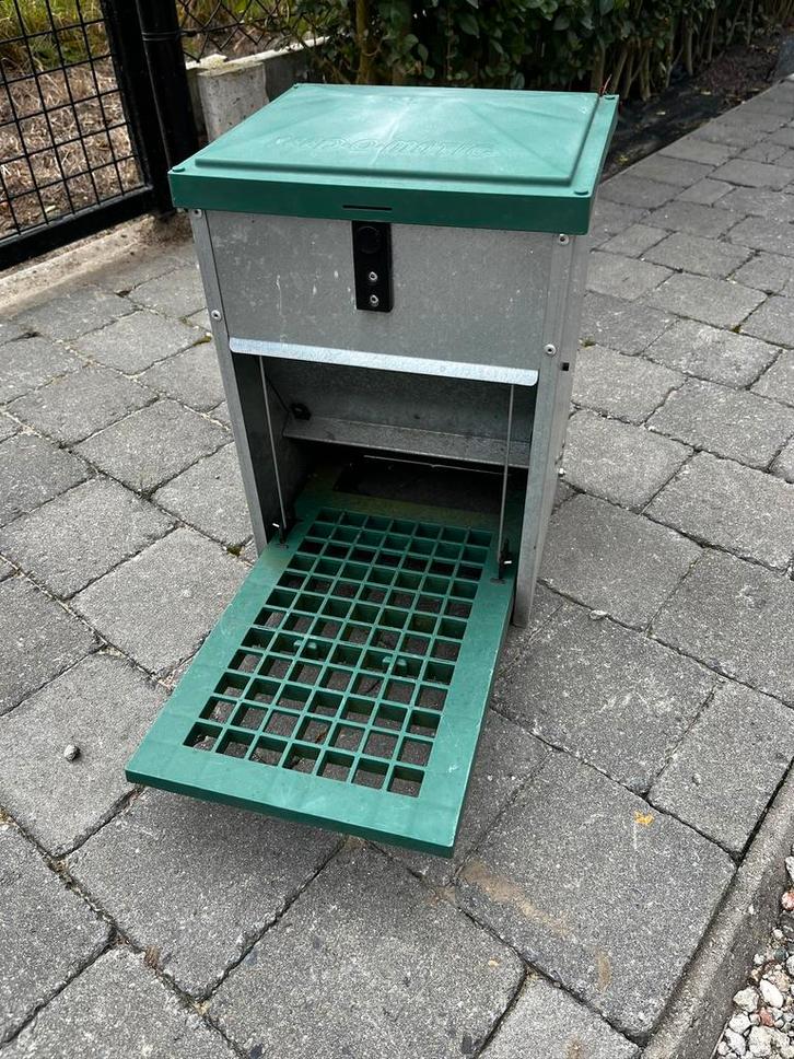Trapvoederbak voor Kippen, Dieren en Toebehoren, Pluimvee | Toebehoren, Zo goed als nieuw, Drinken en Voederen, Ophalen