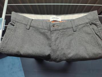Grijze chino J&J met motief W32/L34 beschikbaar voor biedingen