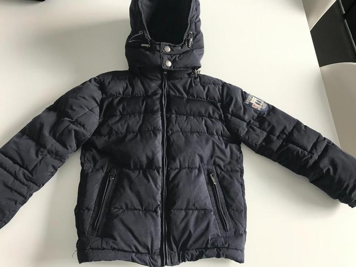 Blauwe warme winterjas van RIVER WOODS maat 116, Kinderen en Baby's, Kinderkleding | Maat 116, Zo goed als nieuw, Jongen, Jas