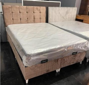 Opberg Boxspring compleet Nu €499,- euro meeneem prijs  beschikbaar voor biedingen