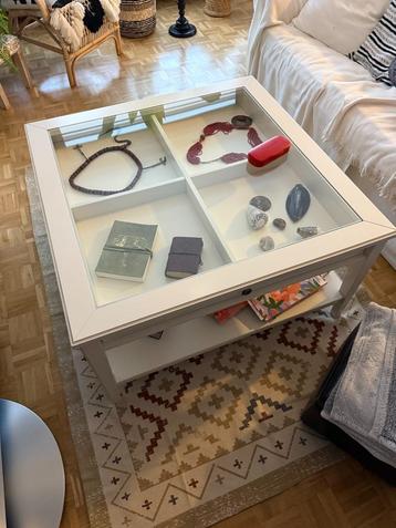 Salontafel beschikbaar voor biedingen