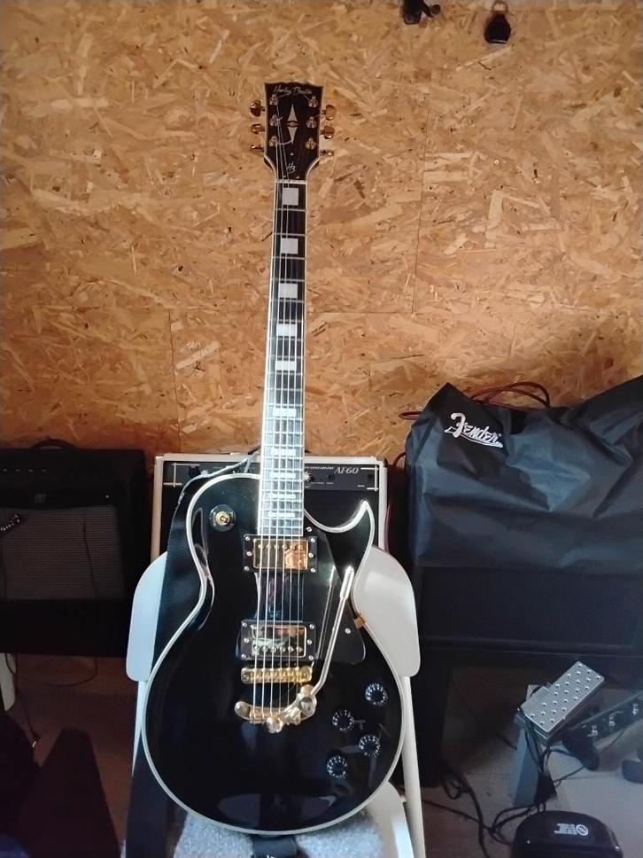 Elektrische gitaar en versterker, Muziek en Instrumenten, Snaarinstrumenten | Gitaren | Elektrisch, Zo goed als nieuw, Solid body